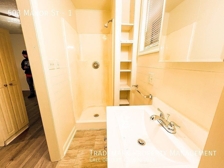 503 Manor St #1 - Photo 4 of 5