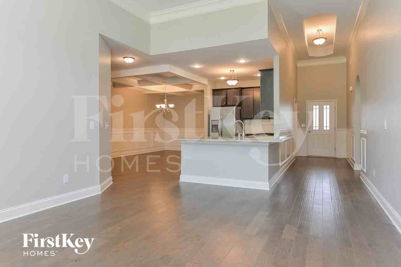 5542 Bridle Way - Photo 4 of 15