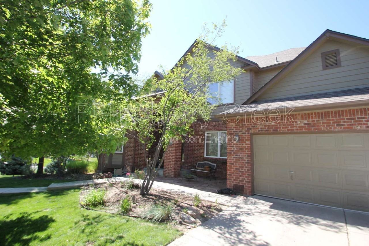 7489 Bur Oak Pl - Photo 3 of 45