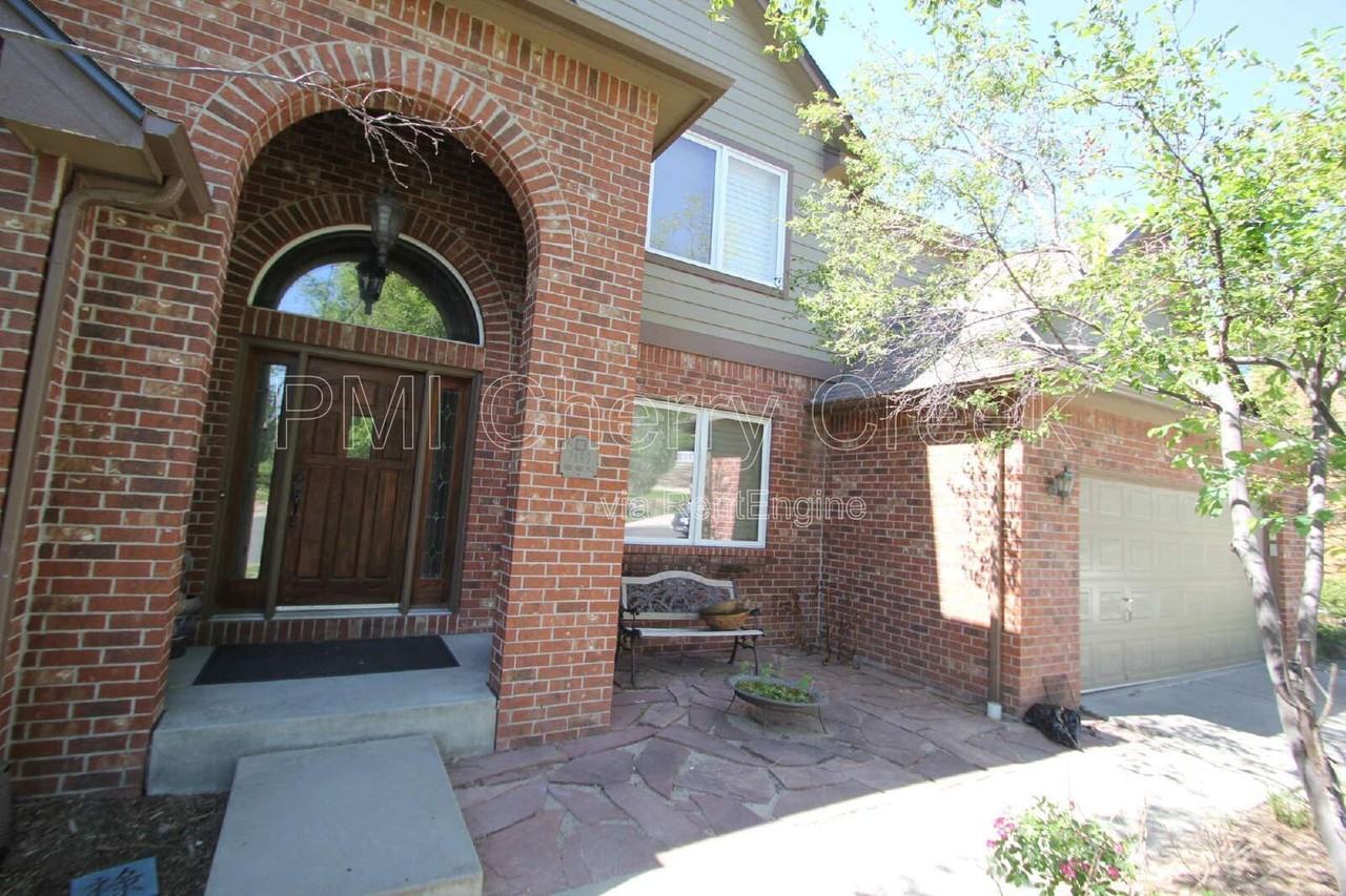 7489 Bur Oak Pl - Photo 4 of 45