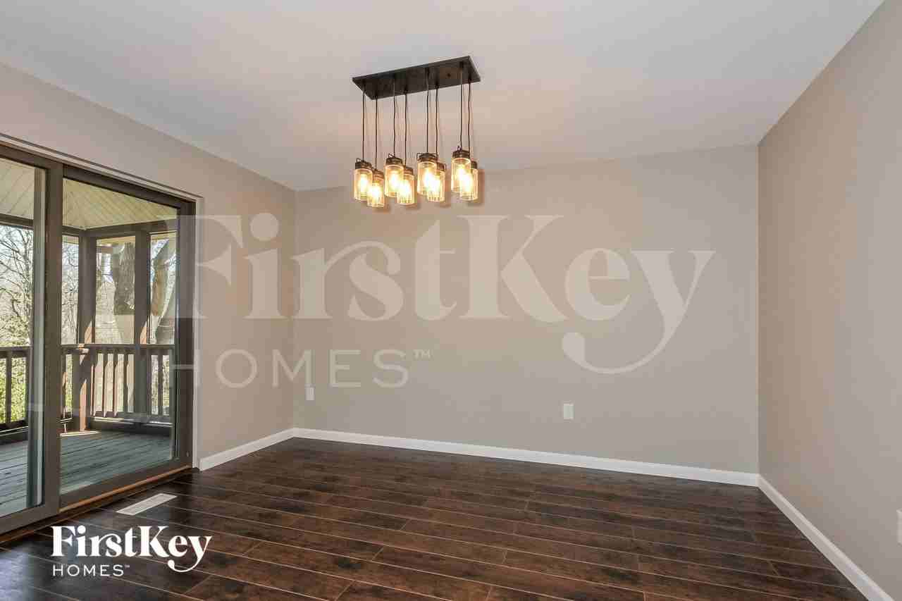 1218 Brookstone Ln - Photo 5 of 15