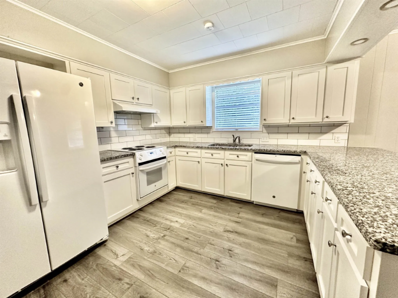 203 Birch St - Photo 6 of 20