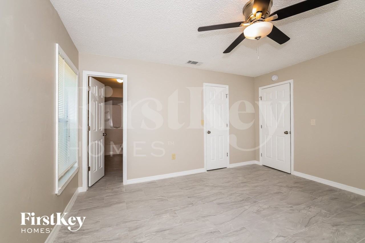724 Dromedary Dr - Photo 7 of 15