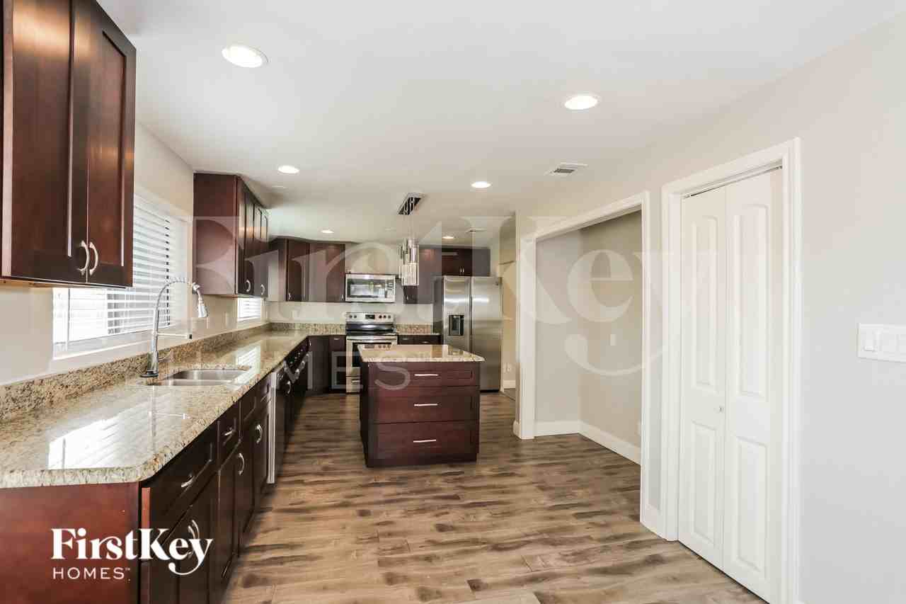 2345 Kildeer Trl - Photo 4 of 16