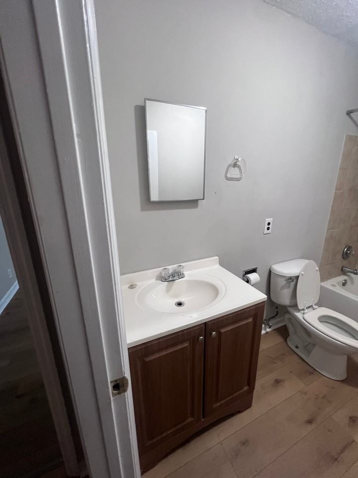 182 North St #200 - Photo 7 of 8