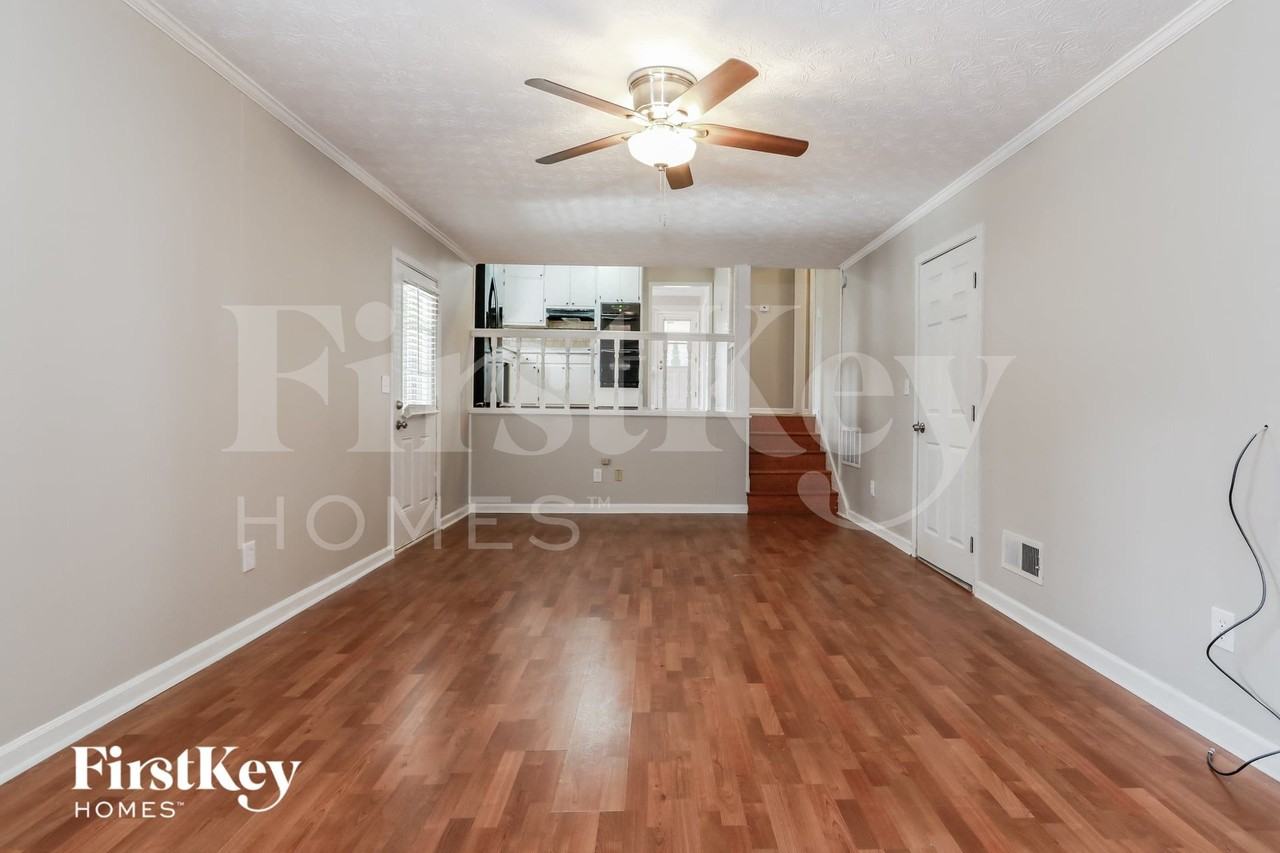 1459 Ridgeland Ct Sw - Photo 3 of 15