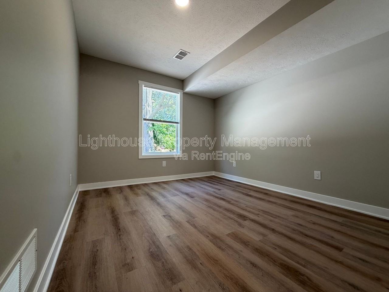 310 Allen Ave #1 - Photo 3 of 29