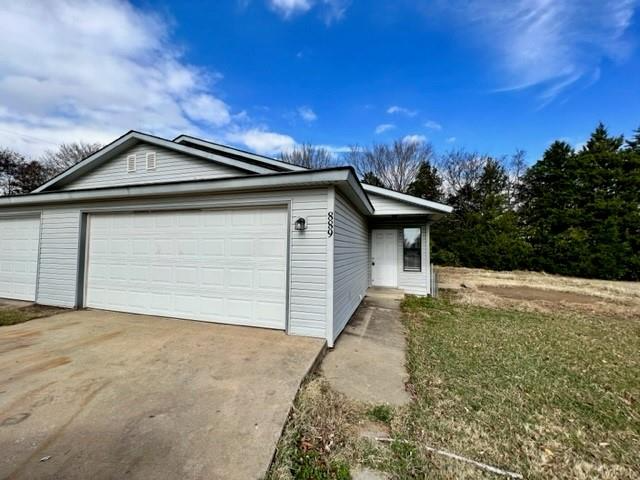 889 N Lola Ln #889