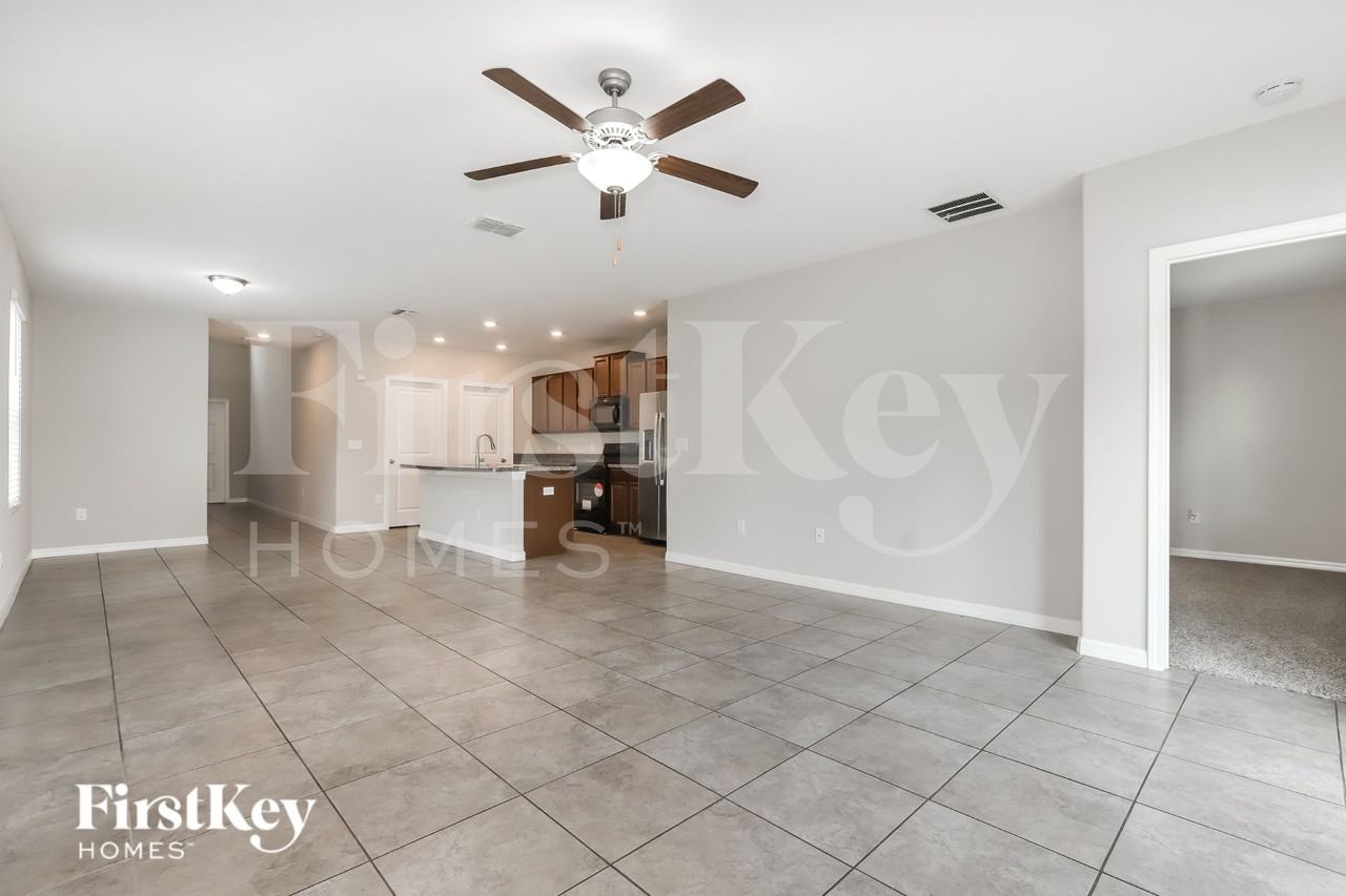 10228 Cool Waterlily Ave - Photo 4 of 16