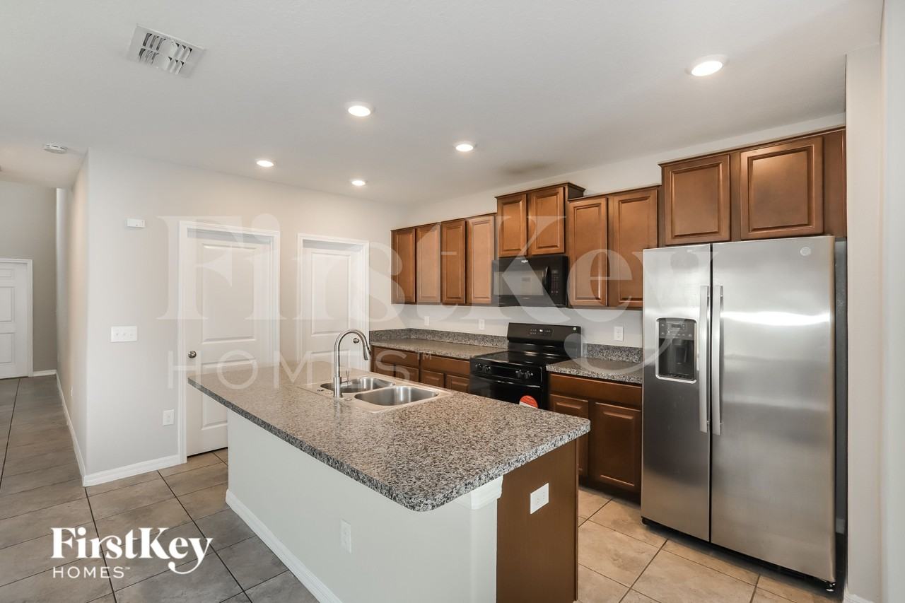 10228 Cool Waterlily Ave - Photo 6 of 16