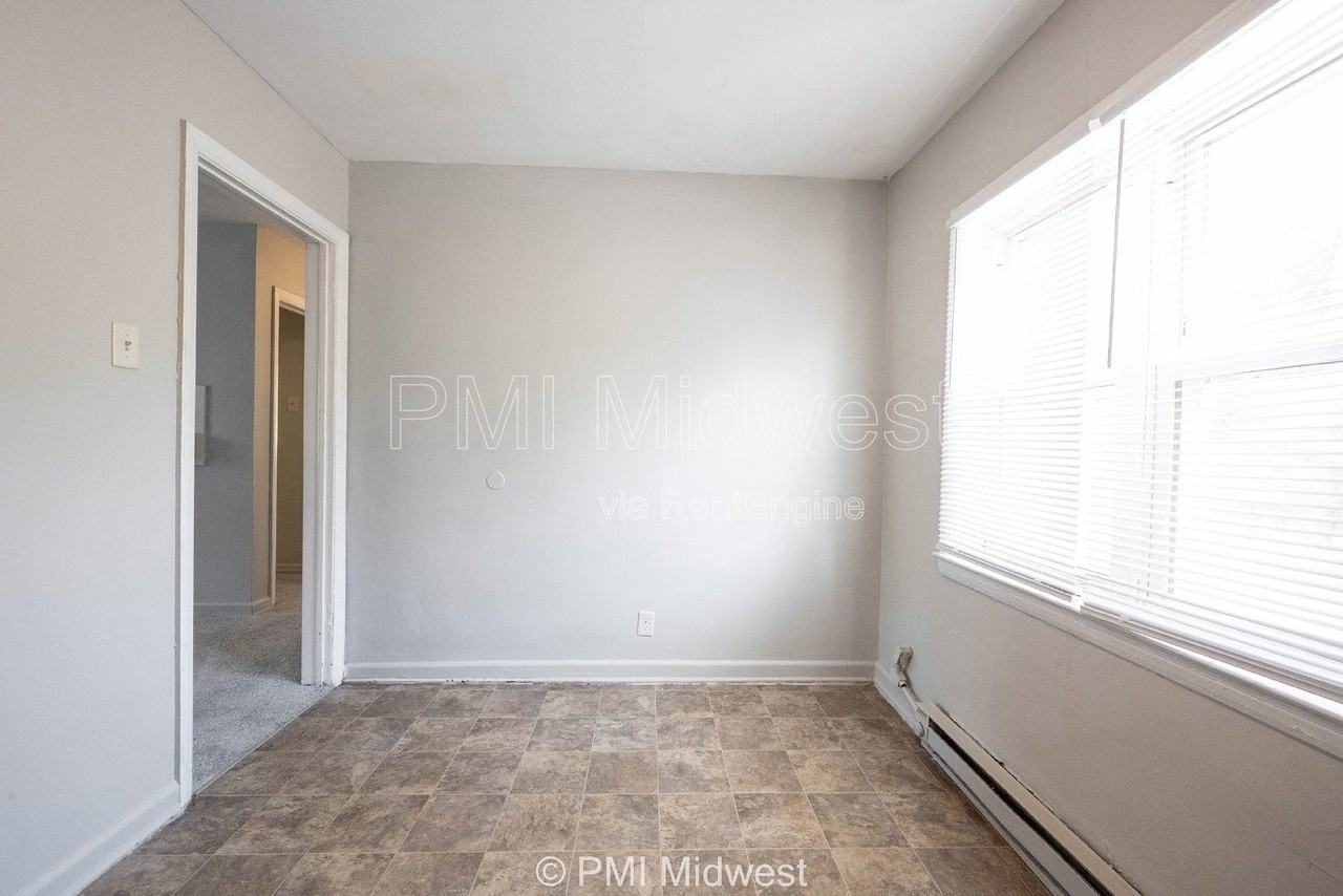 3725 N Sherman Dr #7 - Photo 6 of 16