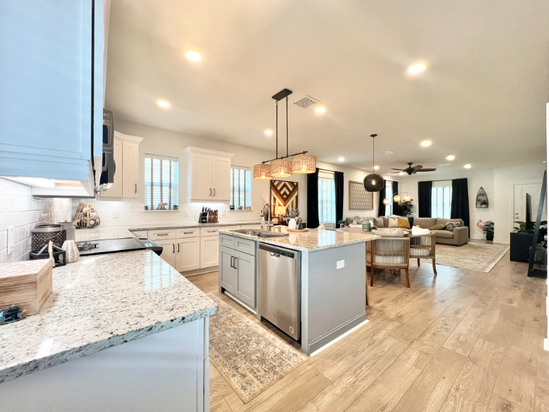 141 N Ring Ave - Photo 6 of 20