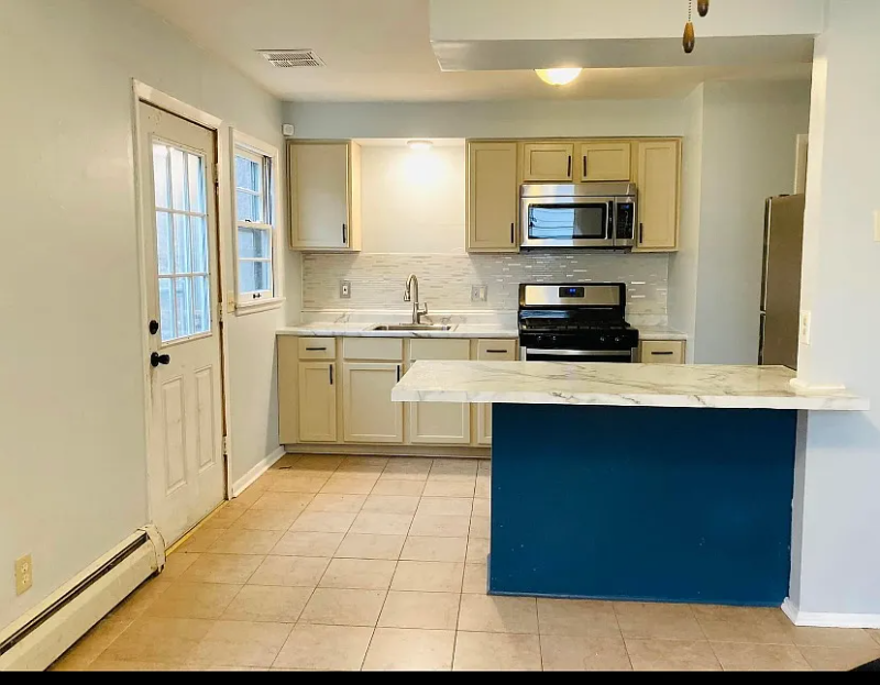 1318 Circle Terrace Blvd Ne #1318 - Photo 3 of 7