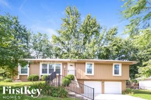 featured image of 9805 Nw View Coves Dr