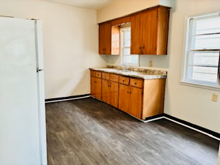 1024 Stinson St #1 - Photo 5 of 11