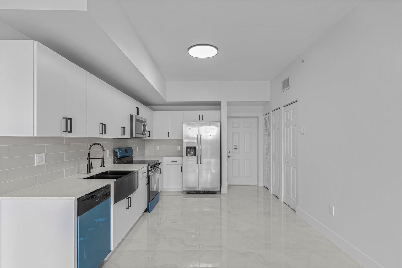 16925 Sw 100th Ave #B1 - Photo 4 of 19