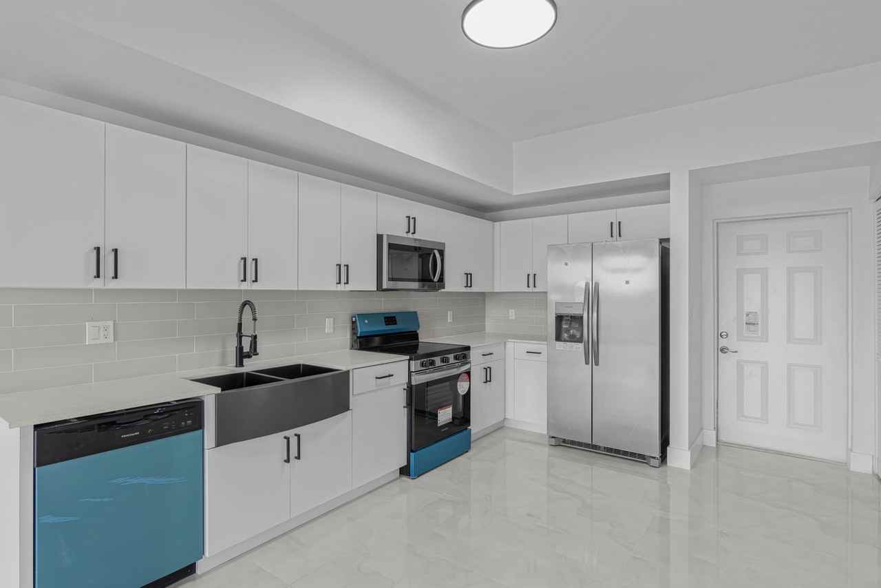 16925 Sw 100th Ave #B1 - Photo 5 of 19