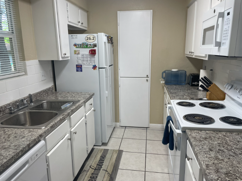 114 Hughson Ct - Photo 4 of 13