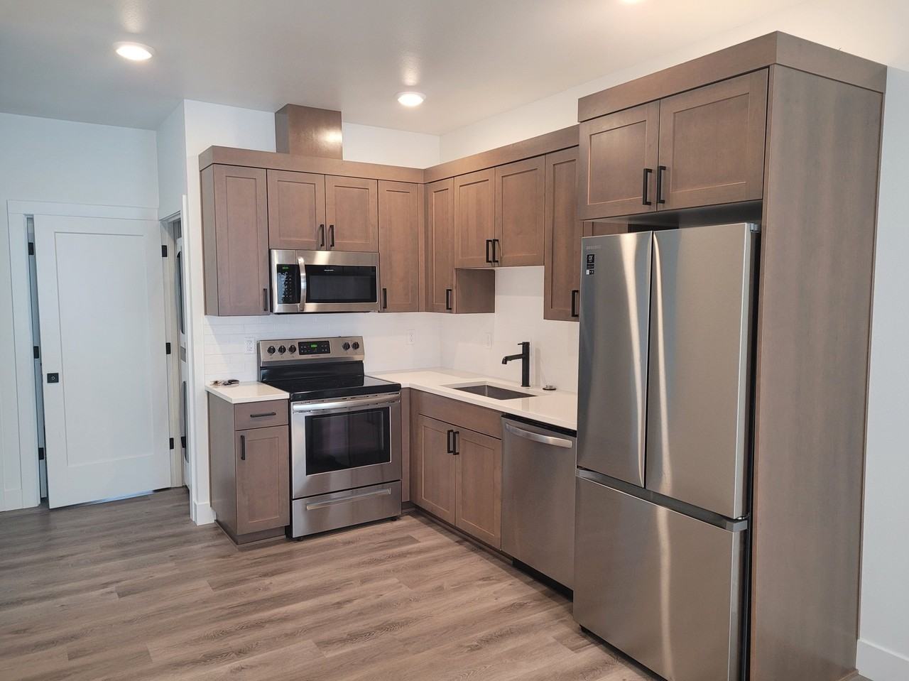 3955 N Vancouver Ave #B - Photo 3 of 12