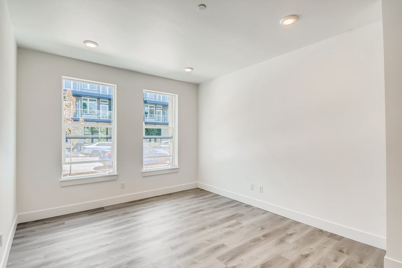 3955 N Vancouver Ave #B - Photo 5 of 12