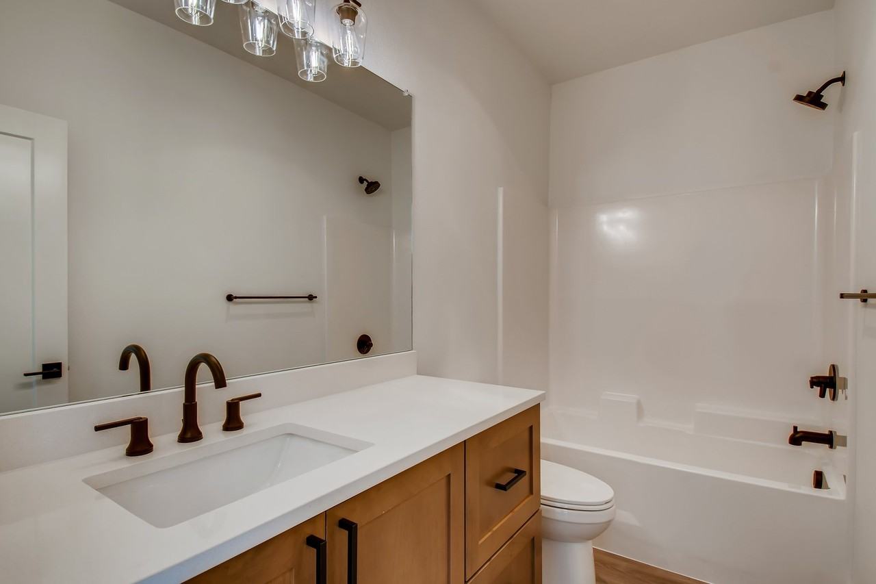 3955 N Vancouver Ave #B - Photo 6 of 12