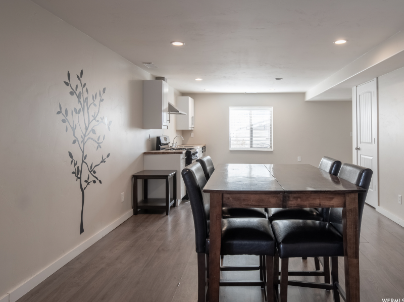 1269 Sw - Photo 3 of 10