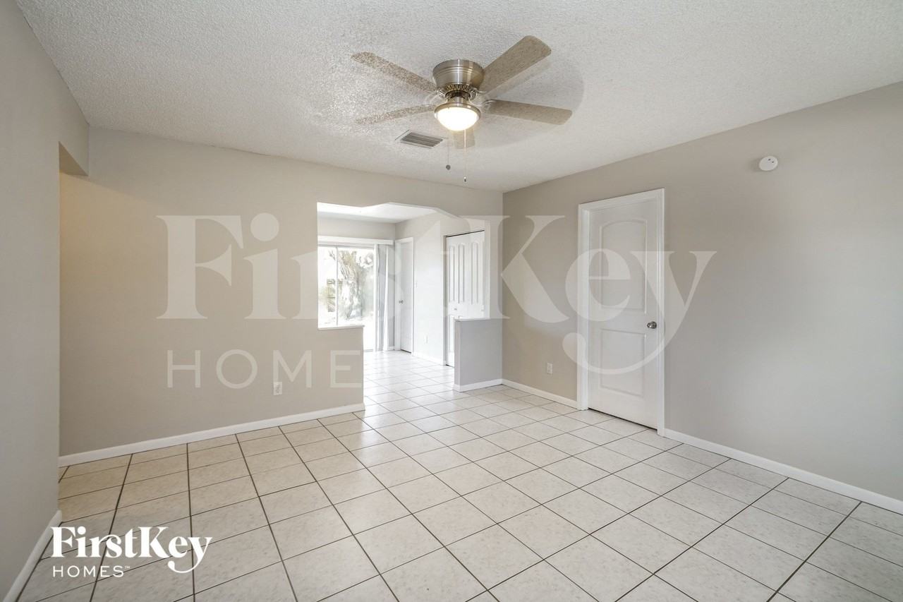 802 Briarcliff Dr - Photo 2 of 15