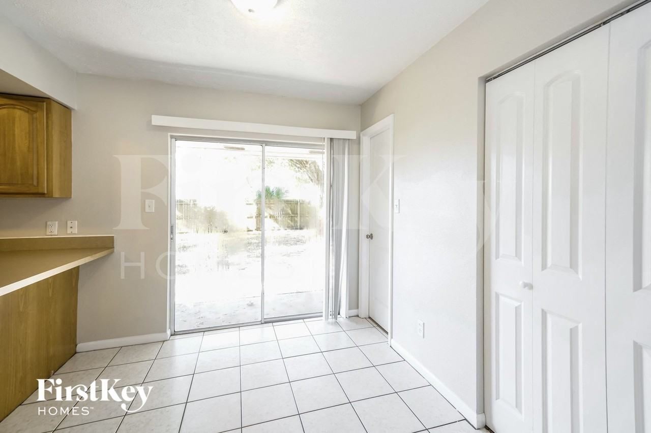 802 Briarcliff Dr - Photo 4 of 15