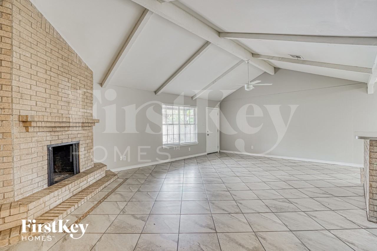 6610 Rowell Ct - Photo 3 of 19
