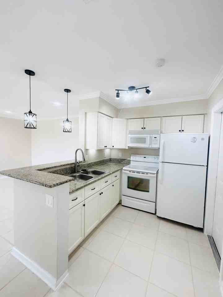 131 Nwstreet - Photo 5 of 31
