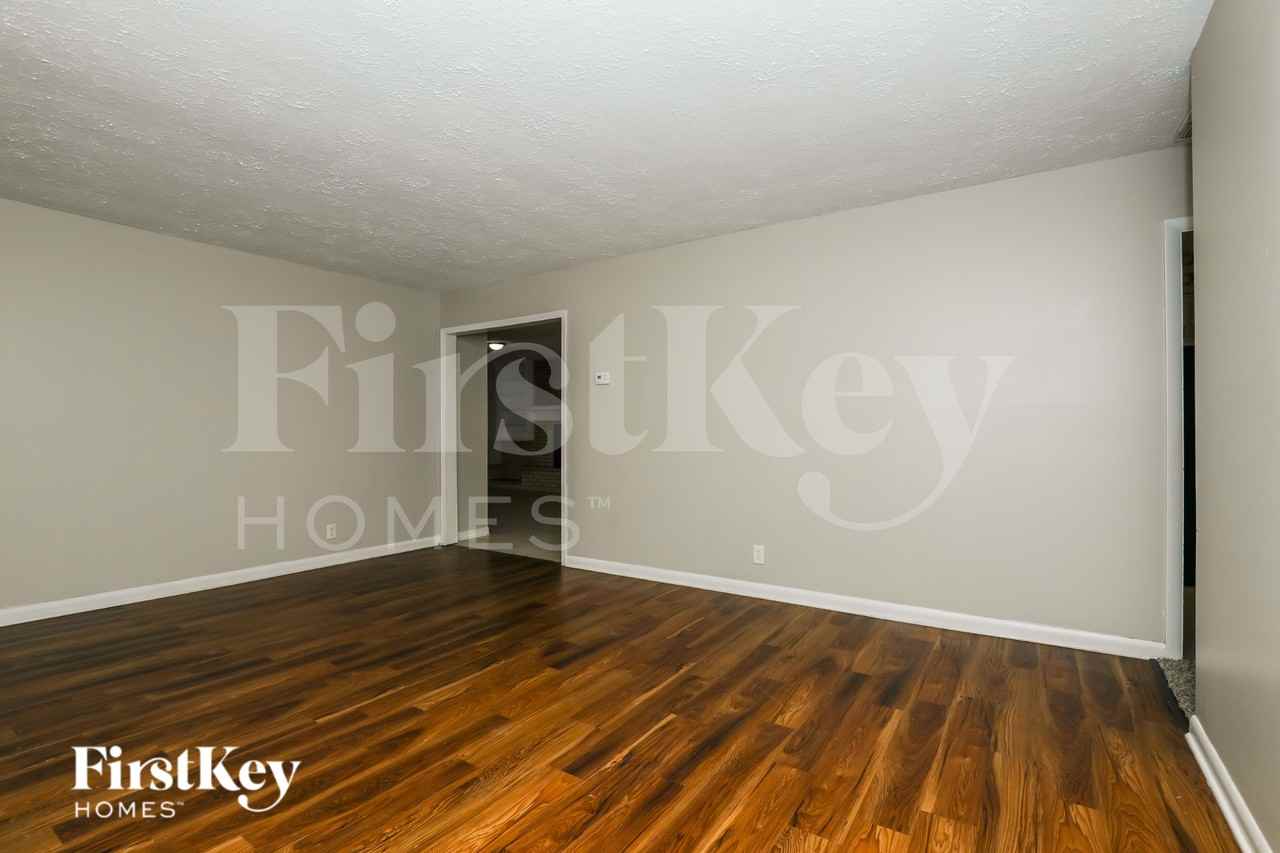 6402 W 15th St - Photo 3 of 16