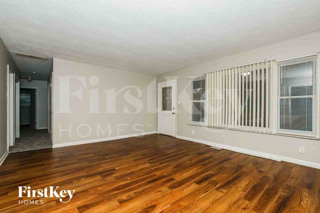 6402 W 15th St - Photo 5 of 16