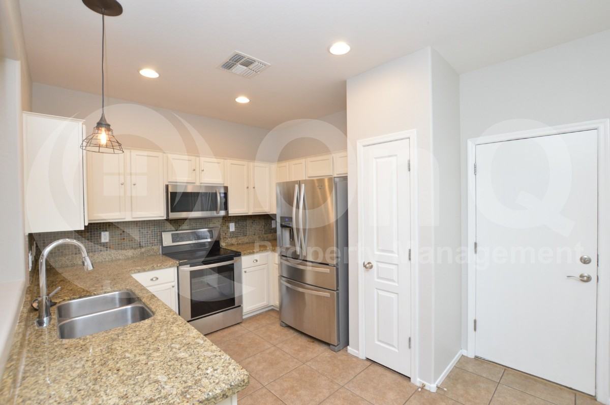 3806 E Trigger Way - Photo 2 of 23