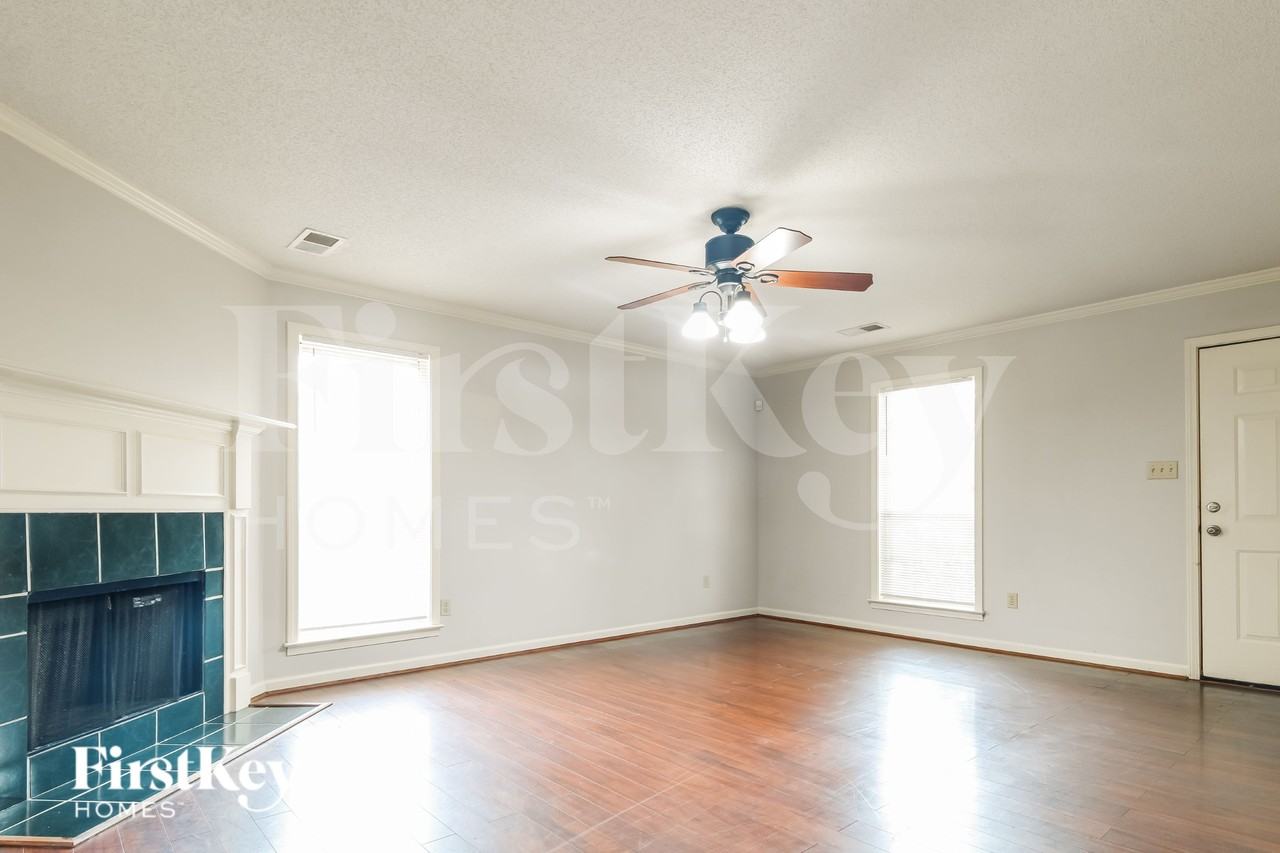 588 N Ericson Rd - Photo 2 of 19