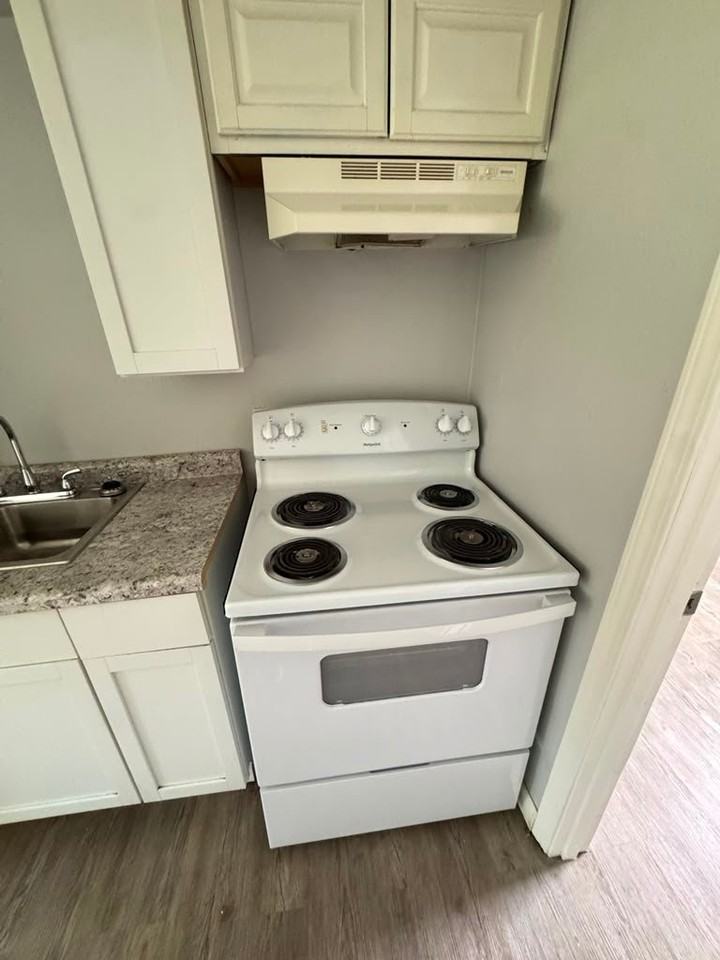 1328 Juniper Dr #4-1-1B - Photo 5 of 10