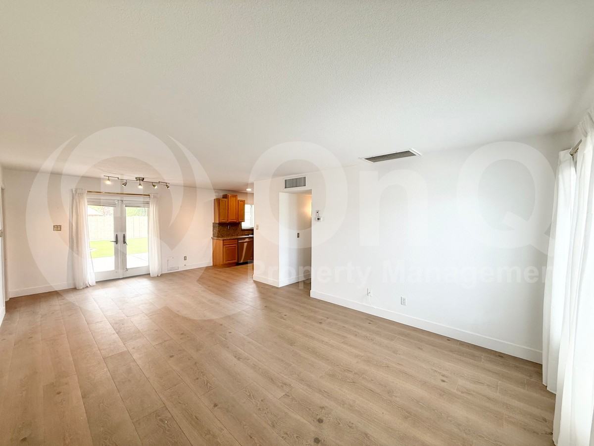 505 E El Camino Dr - Photo 5 of 20