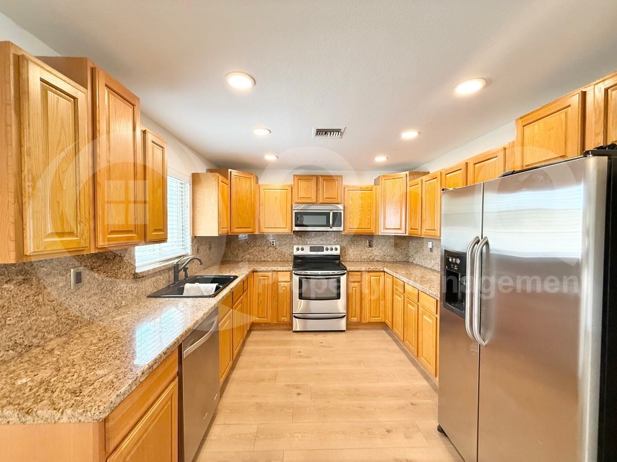 505 E El Camino Dr - Photo 7 of 20