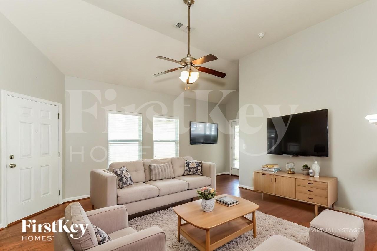 4737 Rosser Loop Dr - Photo 3 of 19