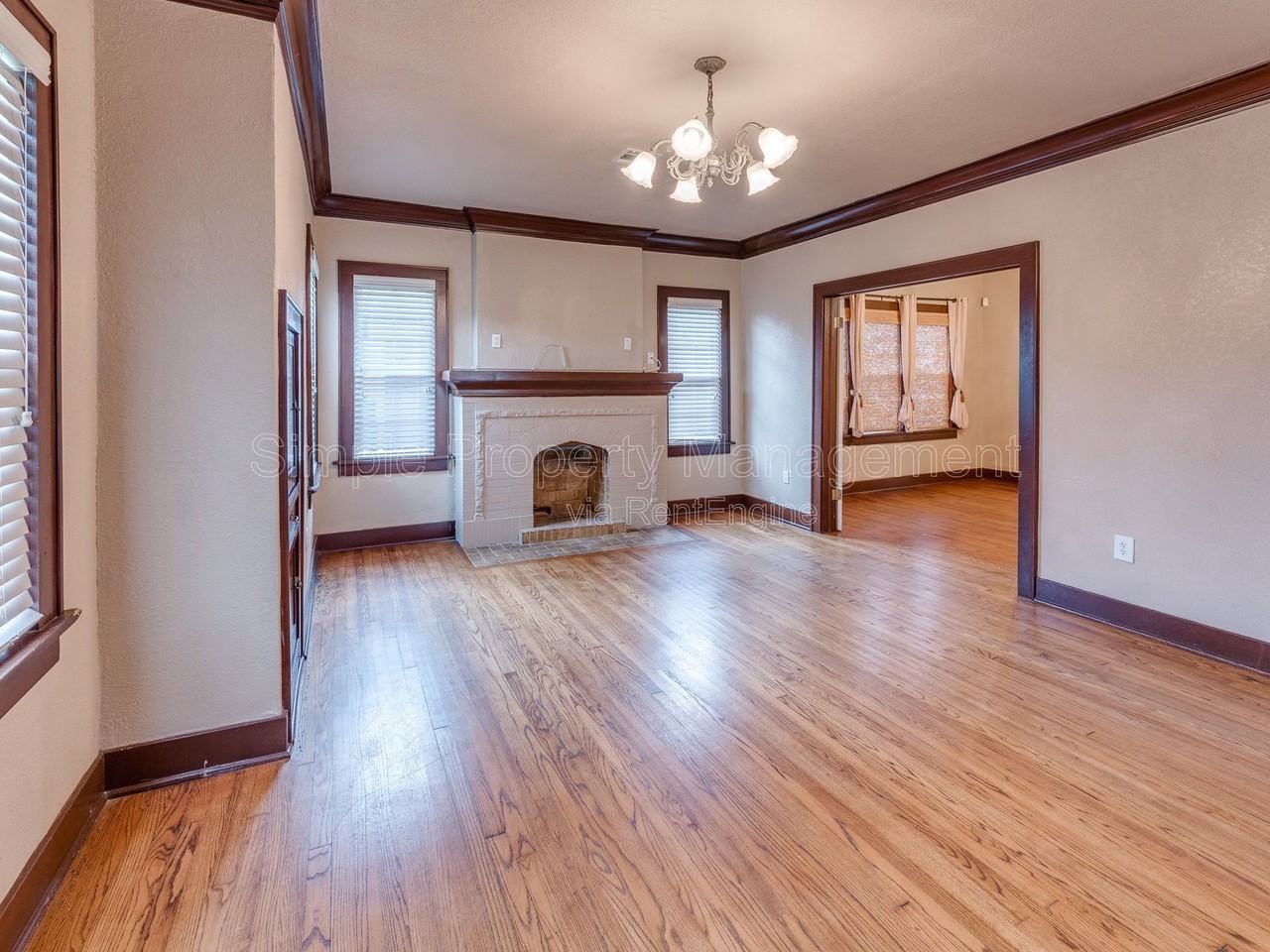 2605 Nw 24th St - Photo 2 of 22