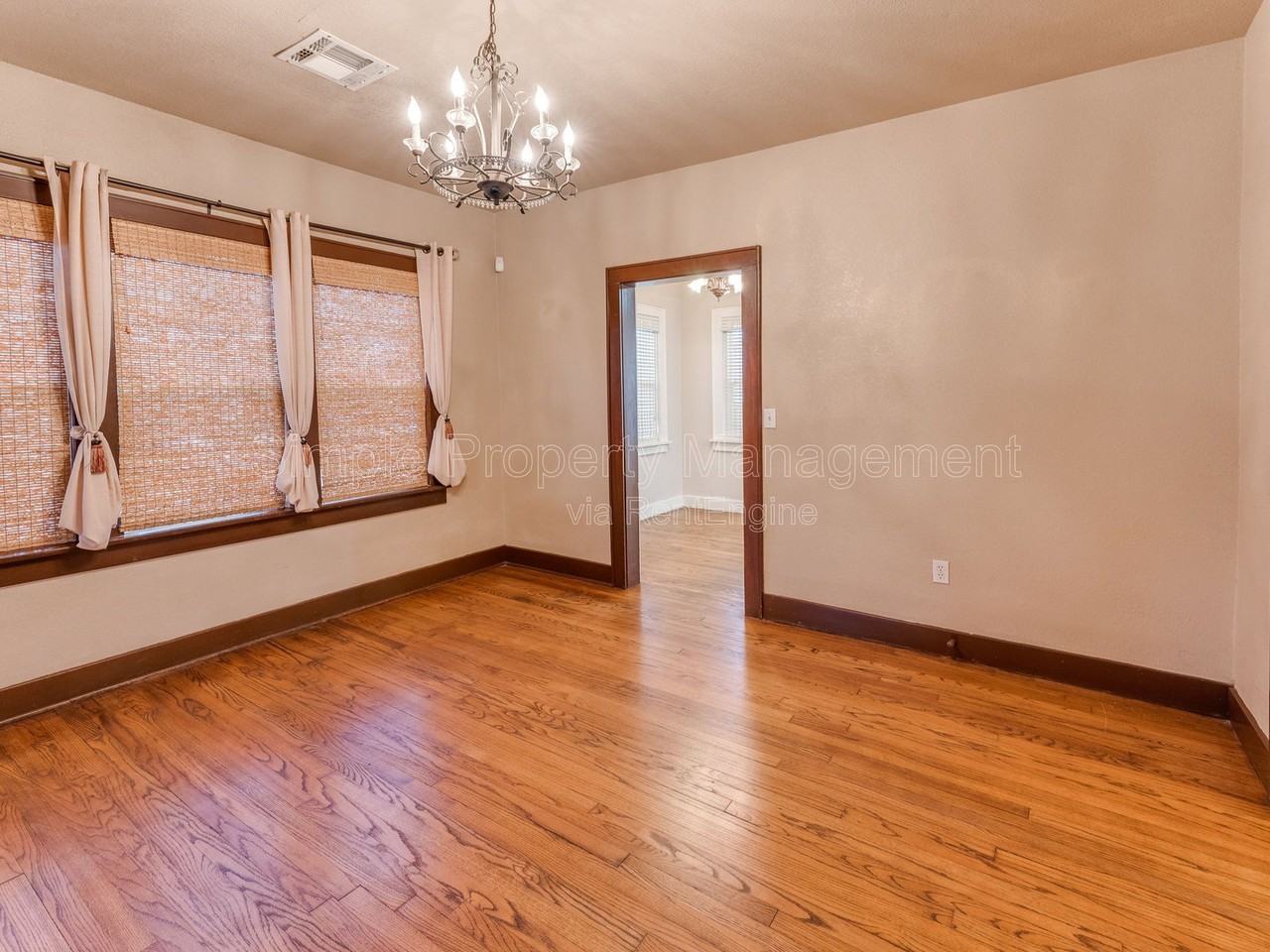 2605 Nw 24th St - Photo 5 of 22