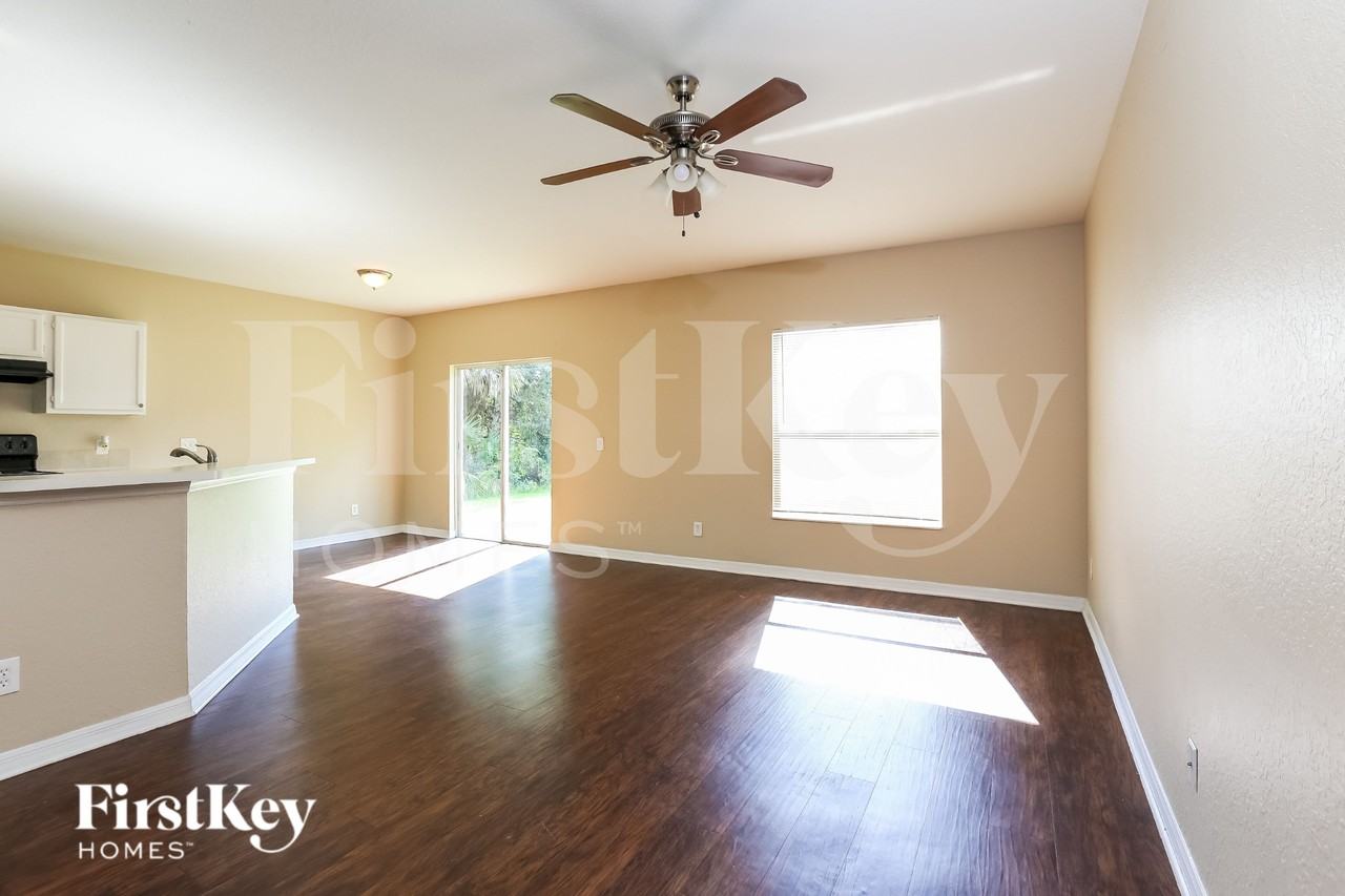 4220 S Cranberry Blvd - Photo 4 of 15