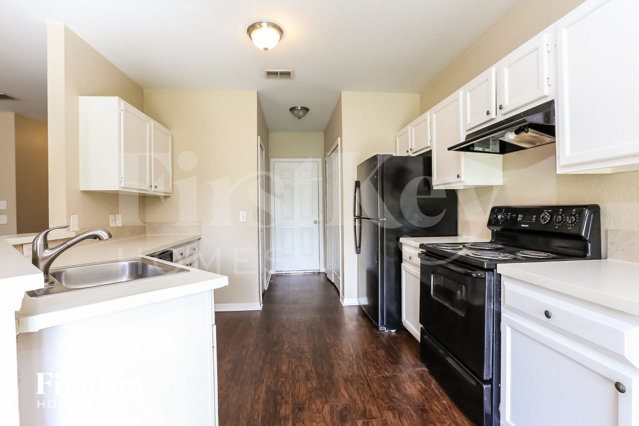 4220 S Cranberry Blvd - Photo 6 of 15
