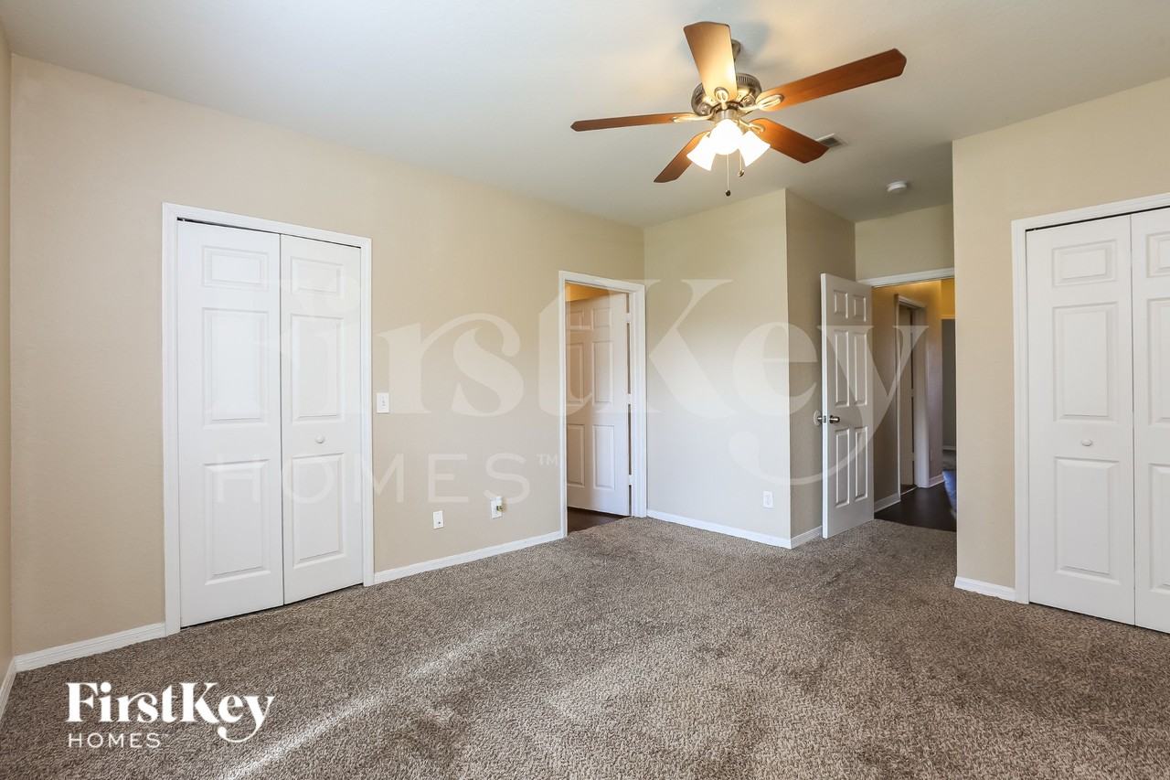 4220 S Cranberry Blvd - Photo 7 of 15