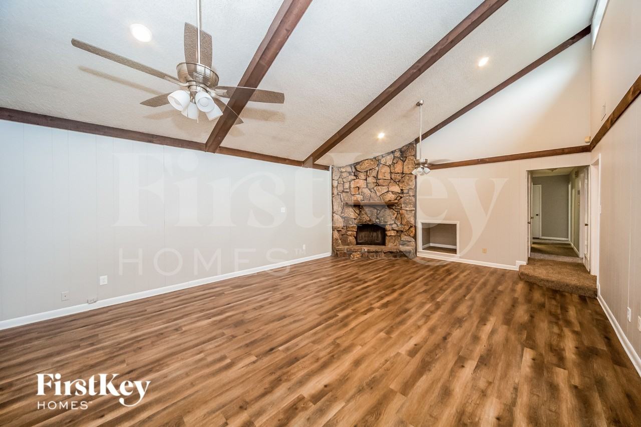 4198 Rosewind Cir - Photo 2 of 15