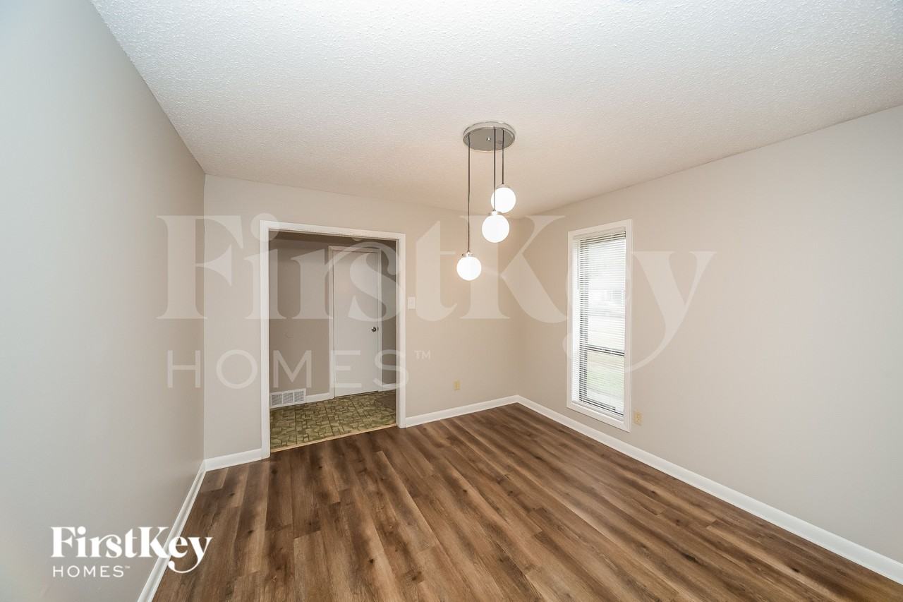 4198 Rosewind Cir - Photo 4 of 15