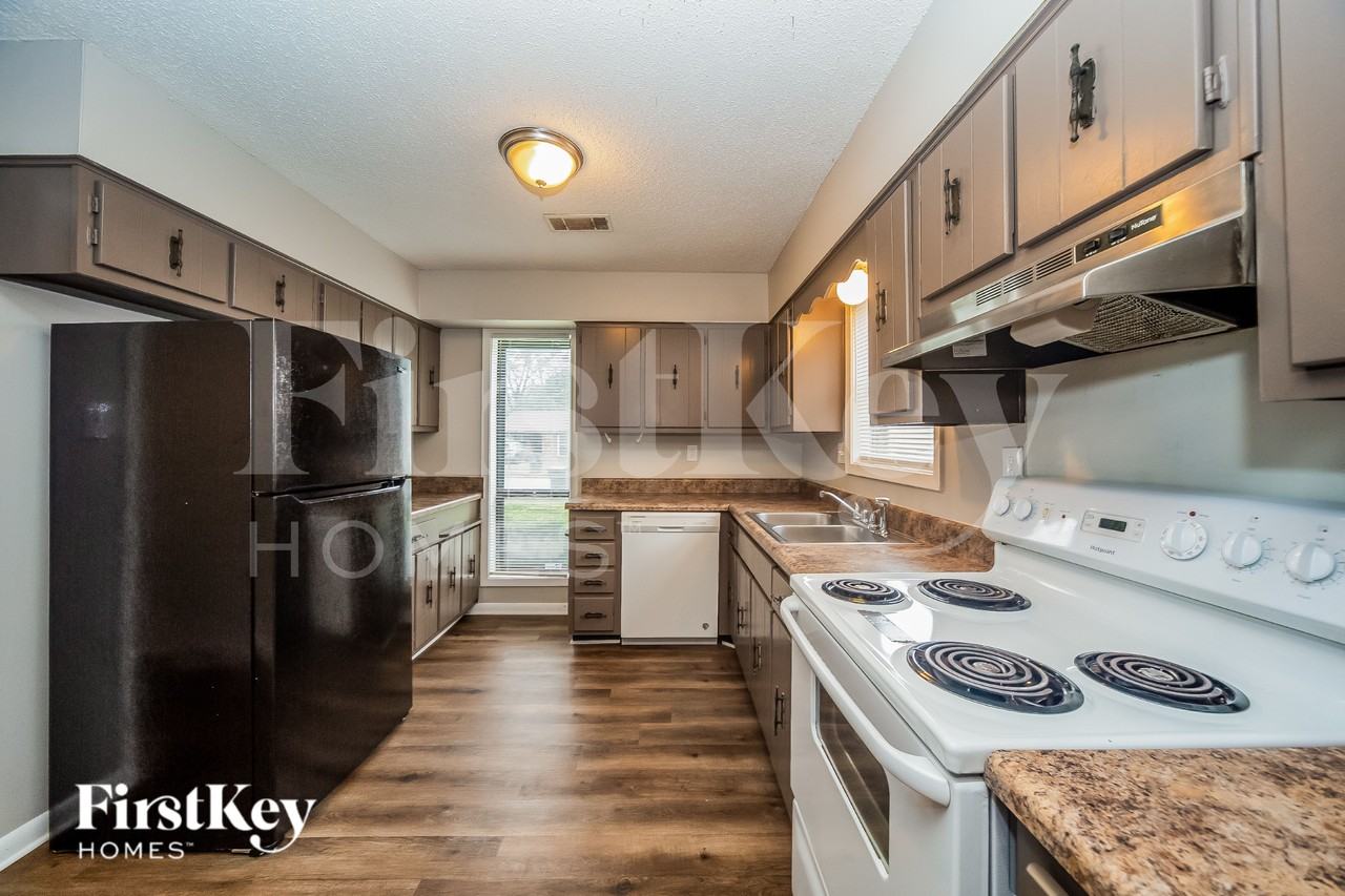 4198 Rosewind Cir - Photo 6 of 15
