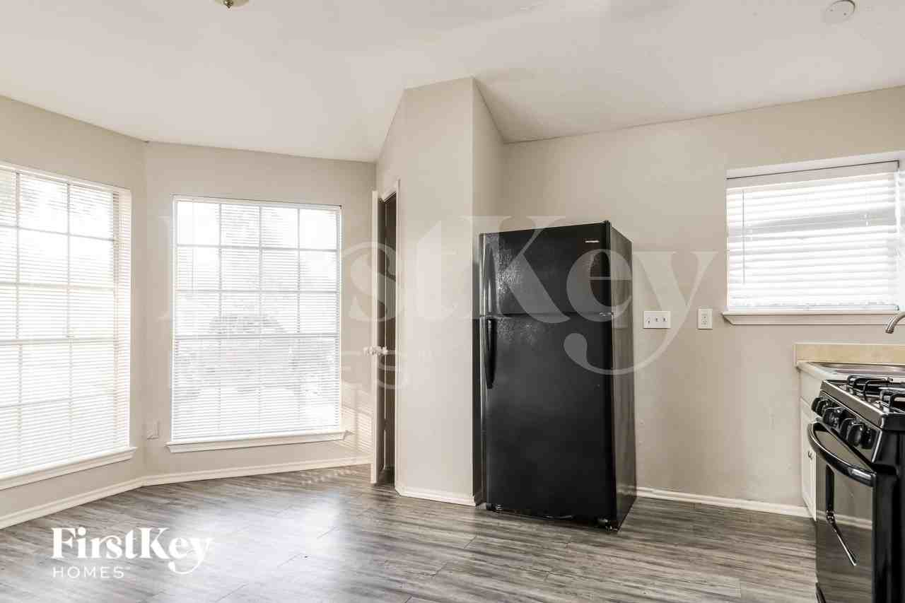 3815 Derbyhall Dr - Photo 6 of 16