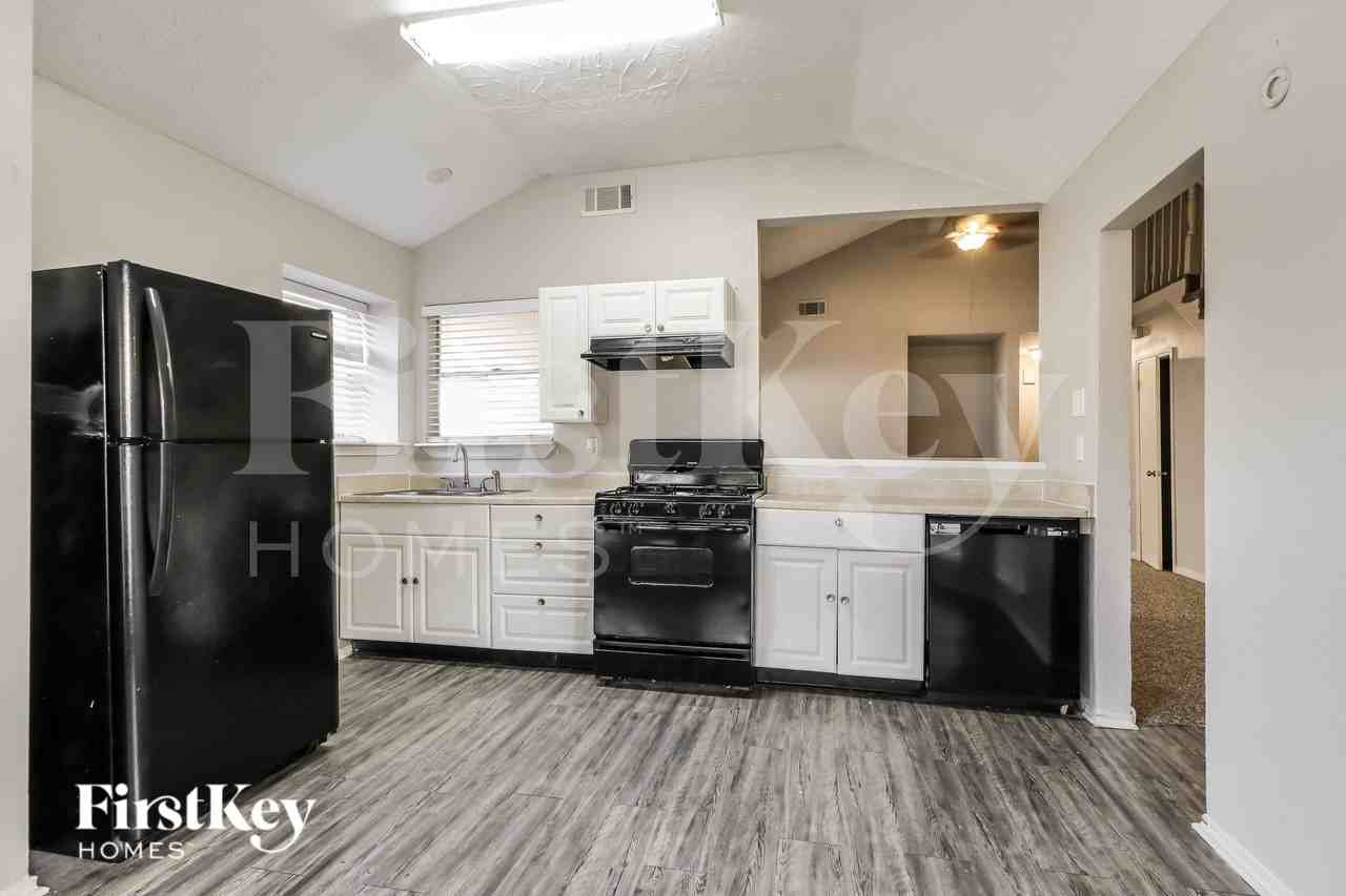 3815 Derbyhall Dr - Photo 7 of 16