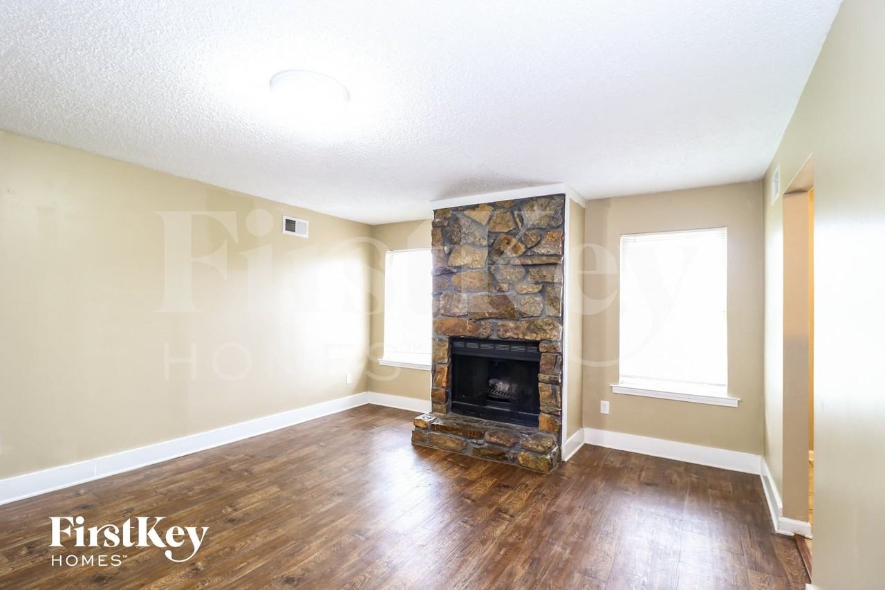 2426 Morning Vista Dr - Photo 3 of 15