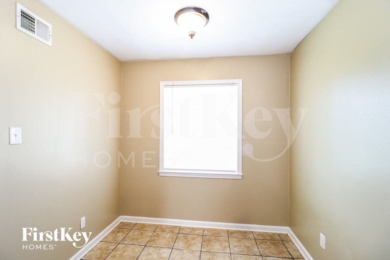 2426 Morning Vista Dr - Photo 4 of 15